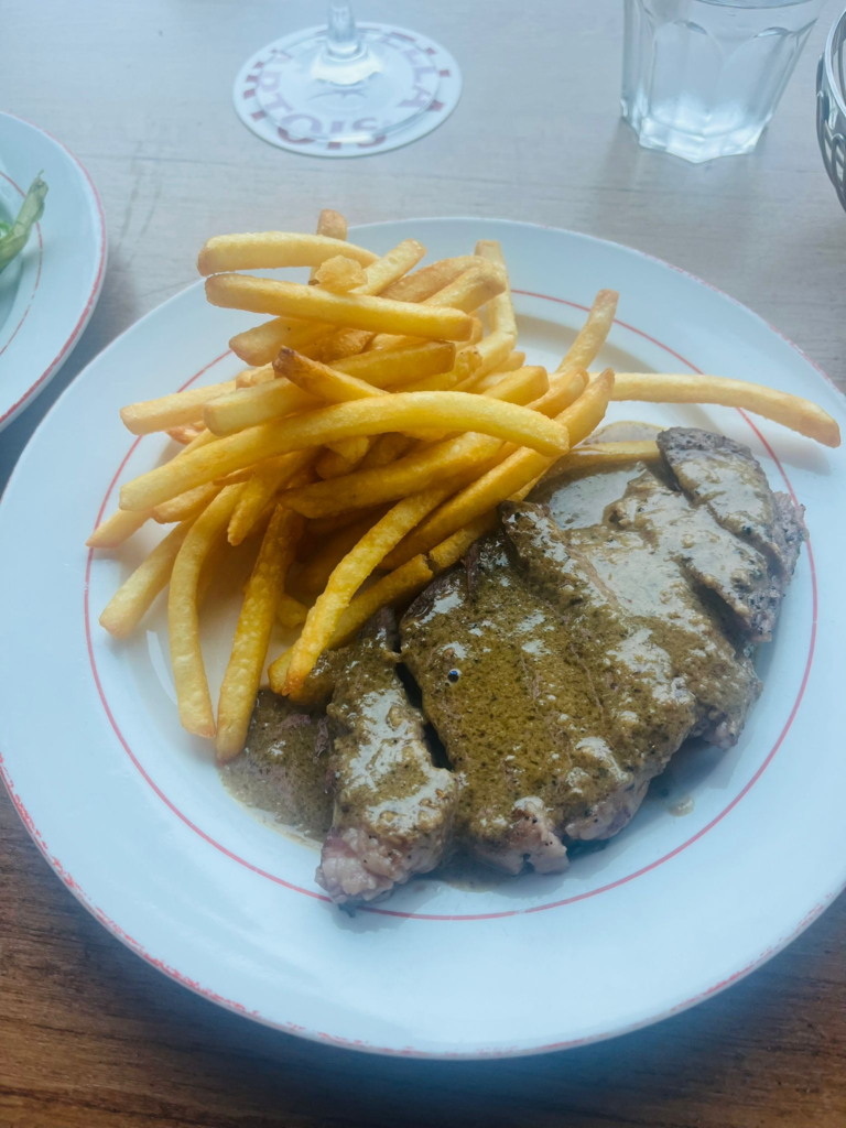 L’Entrecôte Steak and fries. Free flow steak and fries. rose wine. happy hour. French food. Customs House. marina Bay.